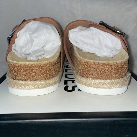 NWT J/SLIDES LEIGHTON Tan Embossed Leather Sandal - Picture 7 of 12